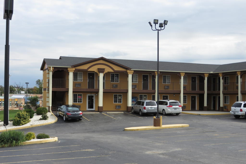 Economy Inn & Suites Joplin Exterior photo