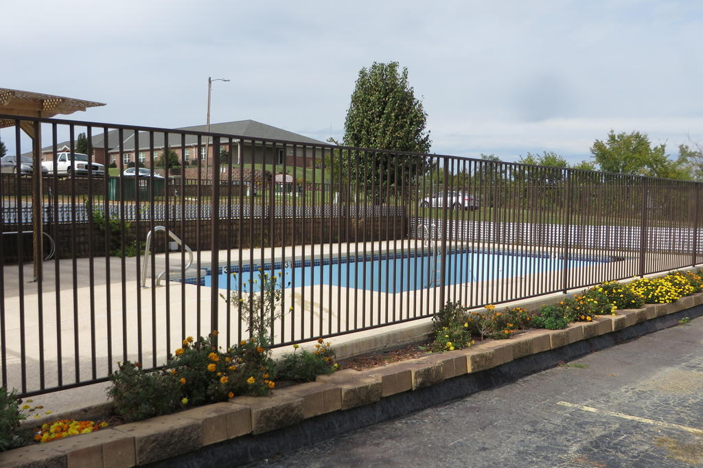 Economy Inn & Suites Joplin Exterior photo